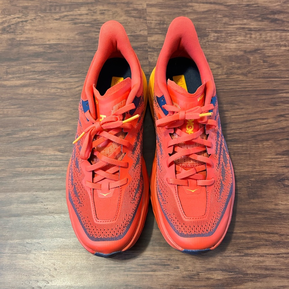 HOKA Speedgoat 5 Men’s Size 9.5